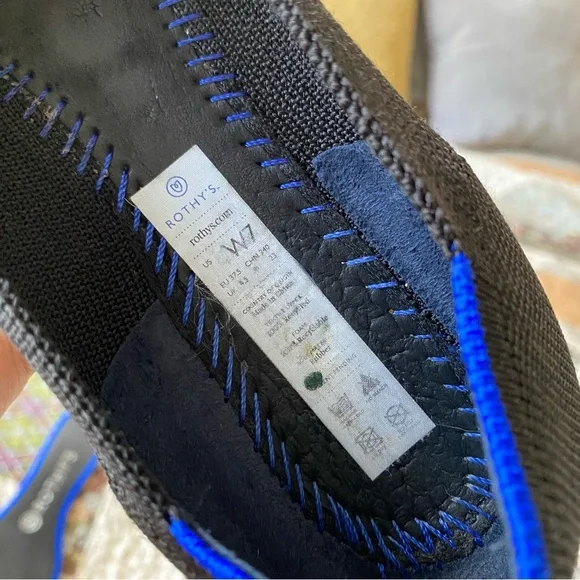 Rothy's The Flat in Black Solid, made from recycled plastic bottles, women’s 7 - Picture 4 of 6